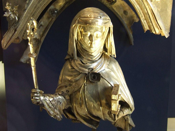 Sint-Gertrudis, de stichtster van de abdij van Nijvel, is de dochter van Pepijn van Landen, de stamvader van de Pepiniden.
