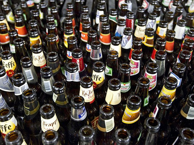 Massaproductie en de bottellijn hebben bier in staat gesteld lange afstanden naar de bierliefhebber af te leggen: de keus is nooit groter geweest.