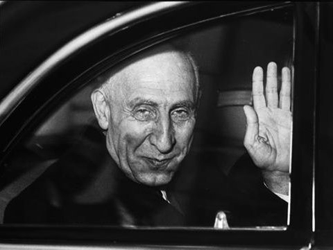 Mossadeq afgezet